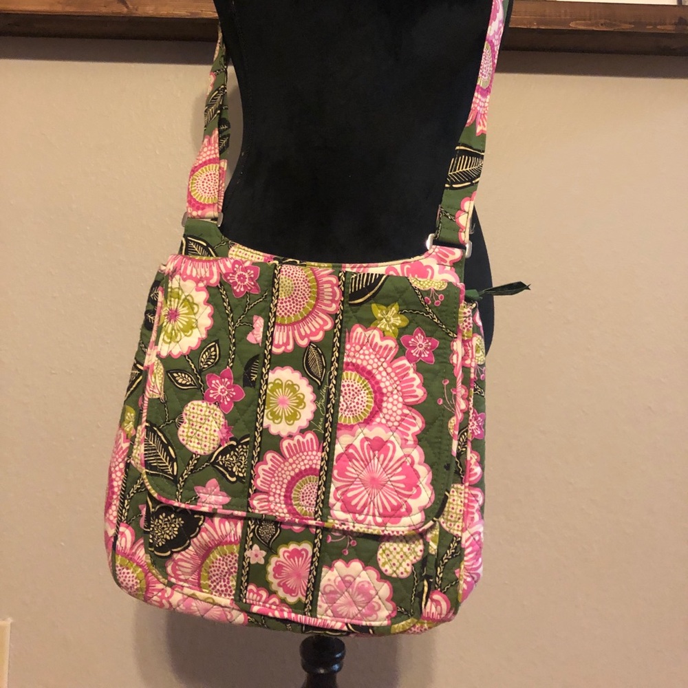 Vera Bradley Messenger Bag!